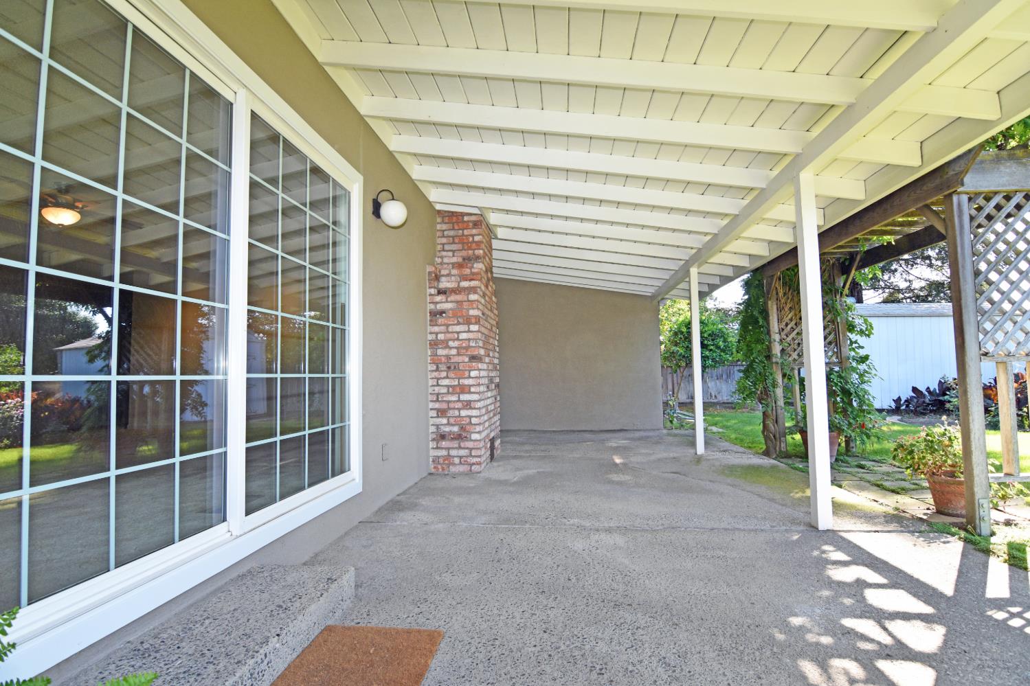 1661 Smith Dr, Turlock, CA 95382