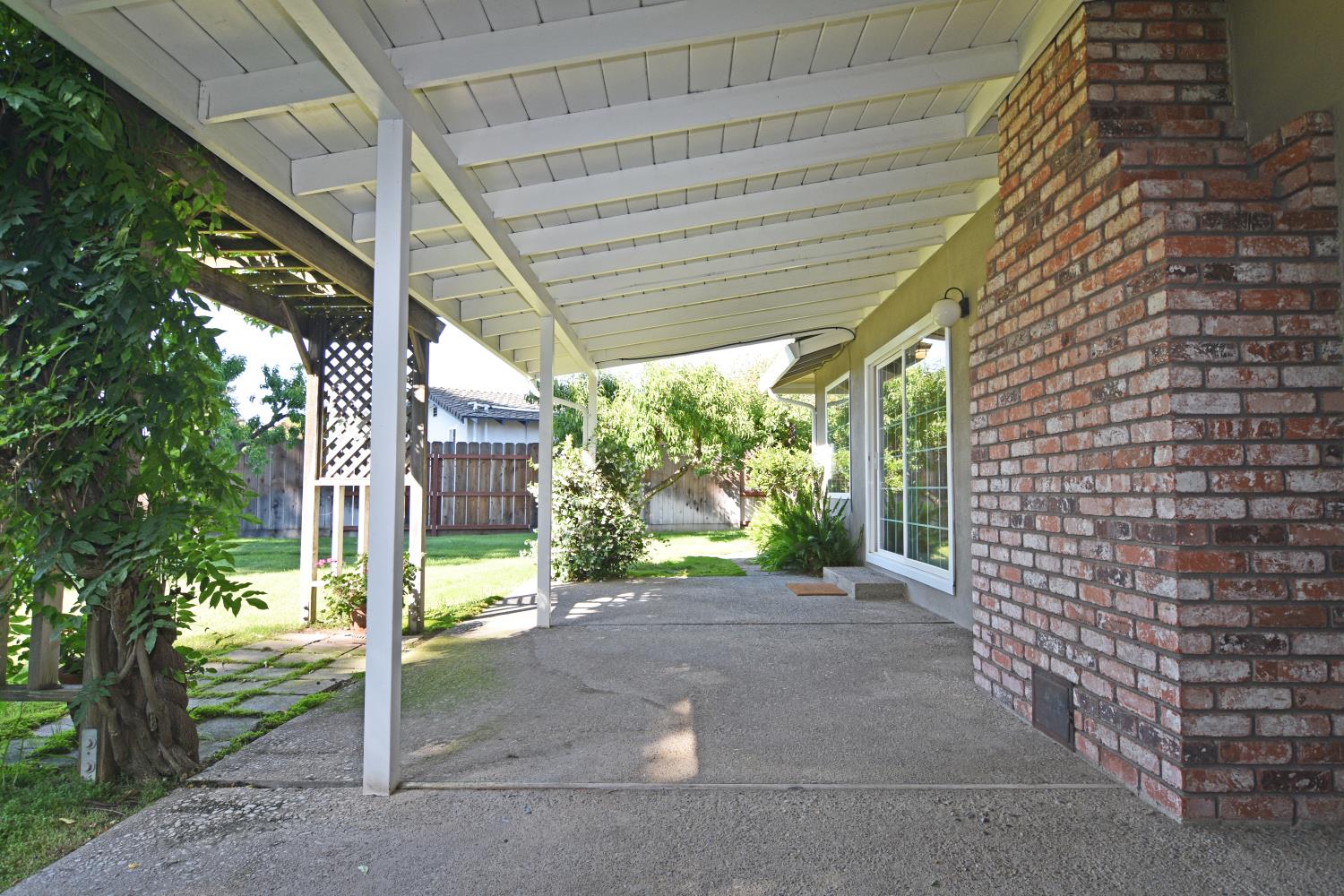 1661 Smith Dr, Turlock, CA 95382