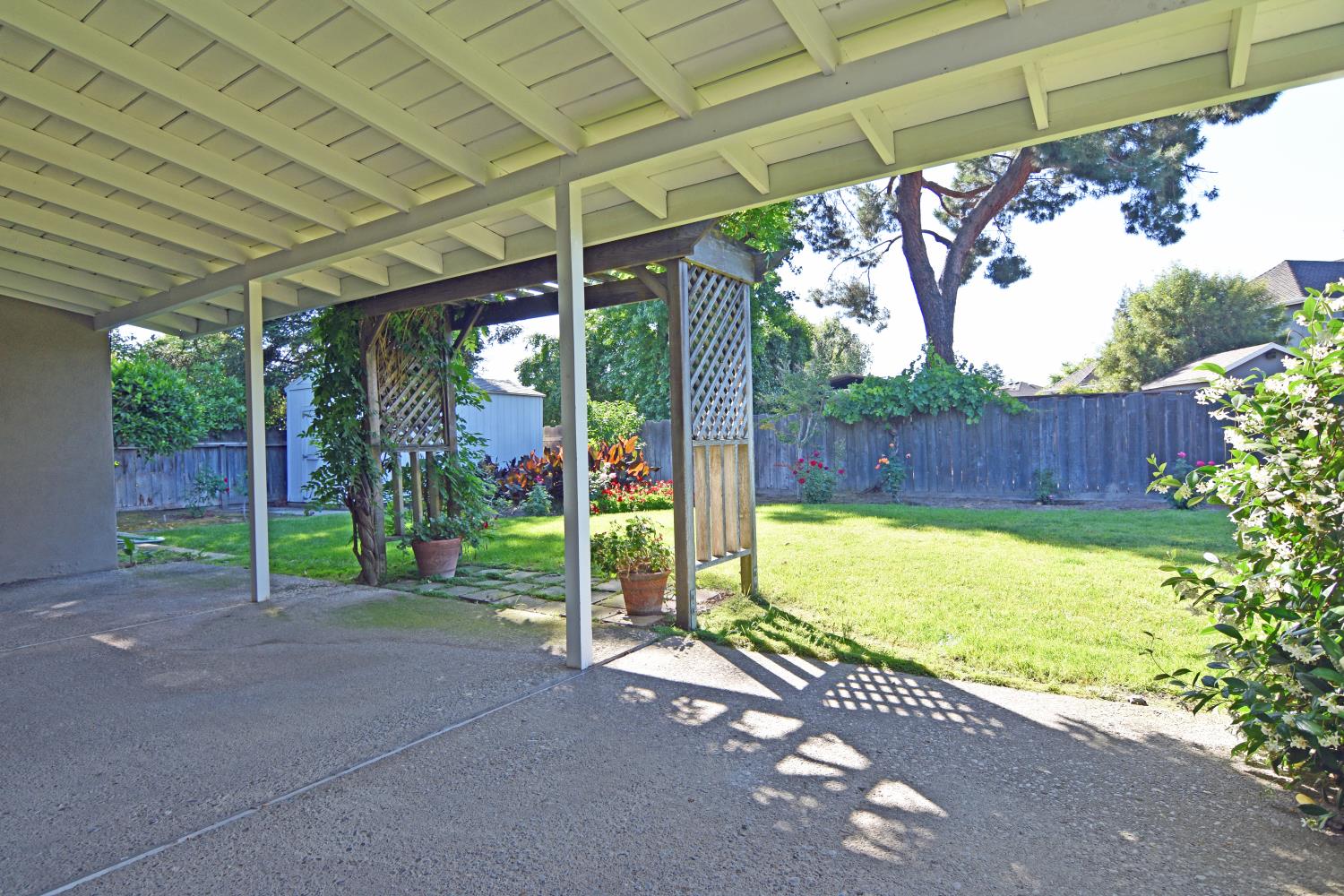 1661 Smith Dr, Turlock, CA 95382