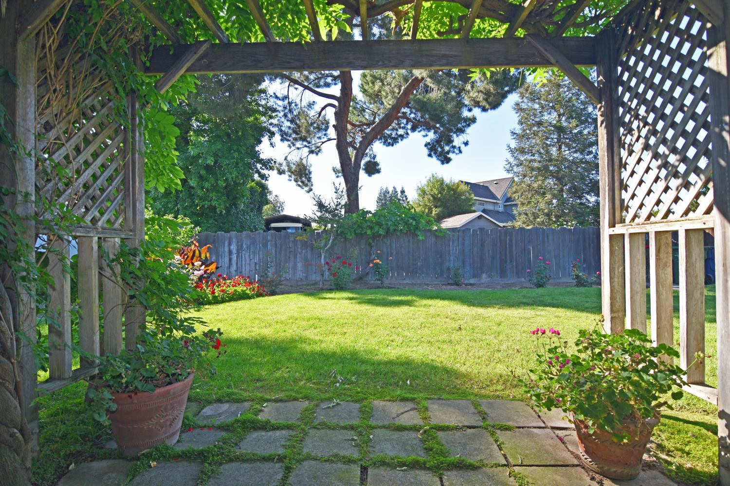 1661 Smith Dr, Turlock, CA 95382