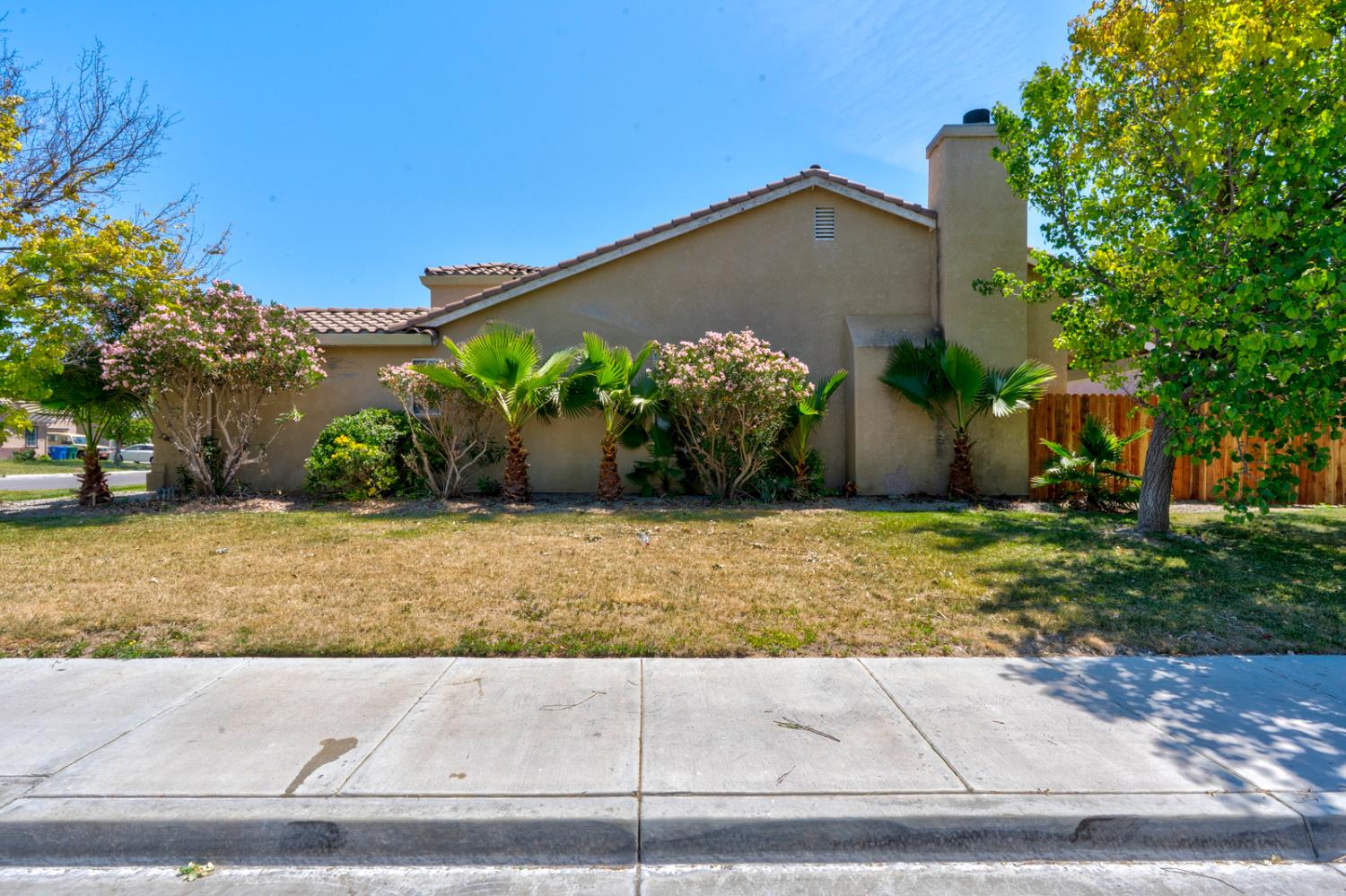 2541 Canvasback Dr, Los Banos, CA 93635