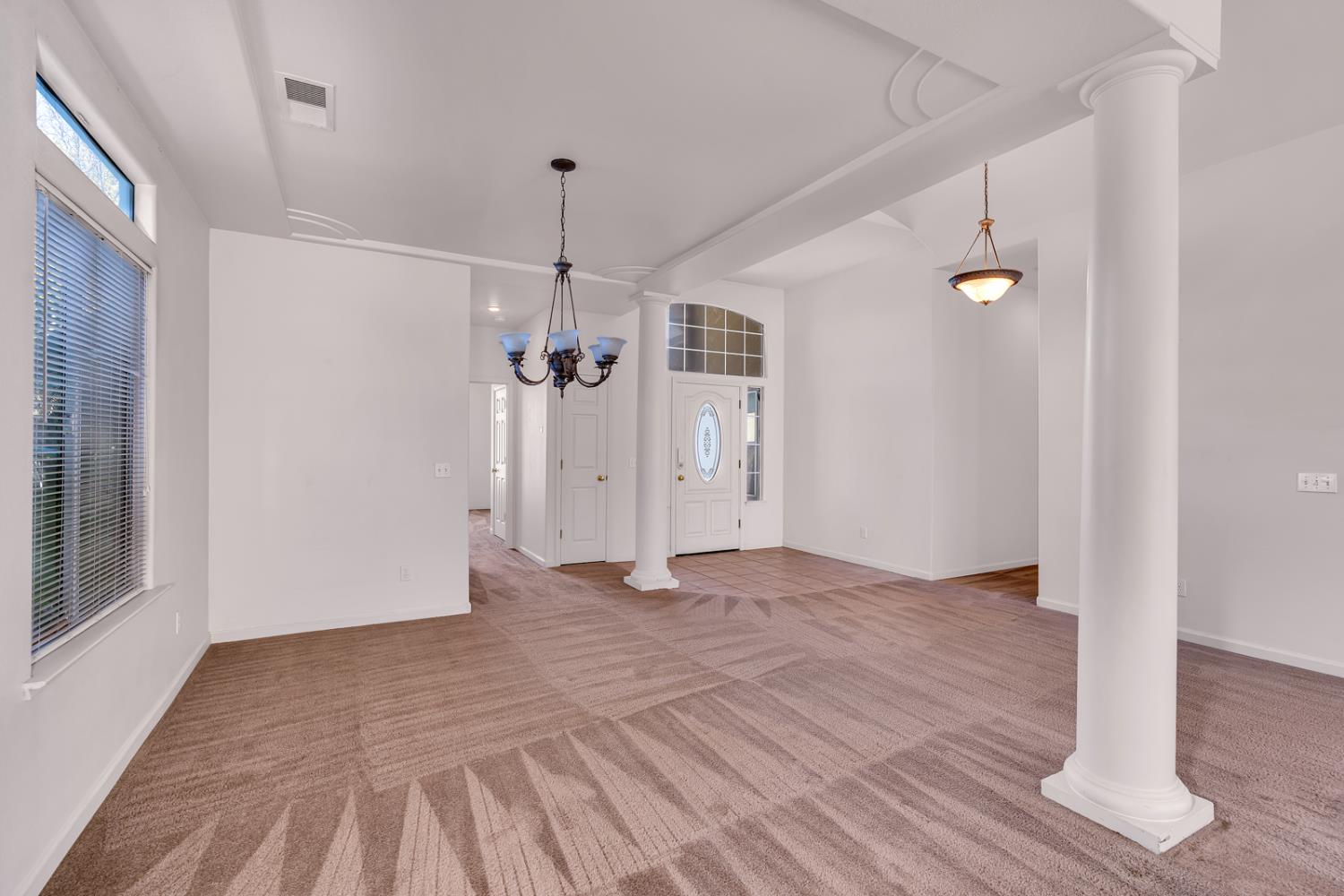 2541 Canvasback Dr, Los Banos, CA 93635