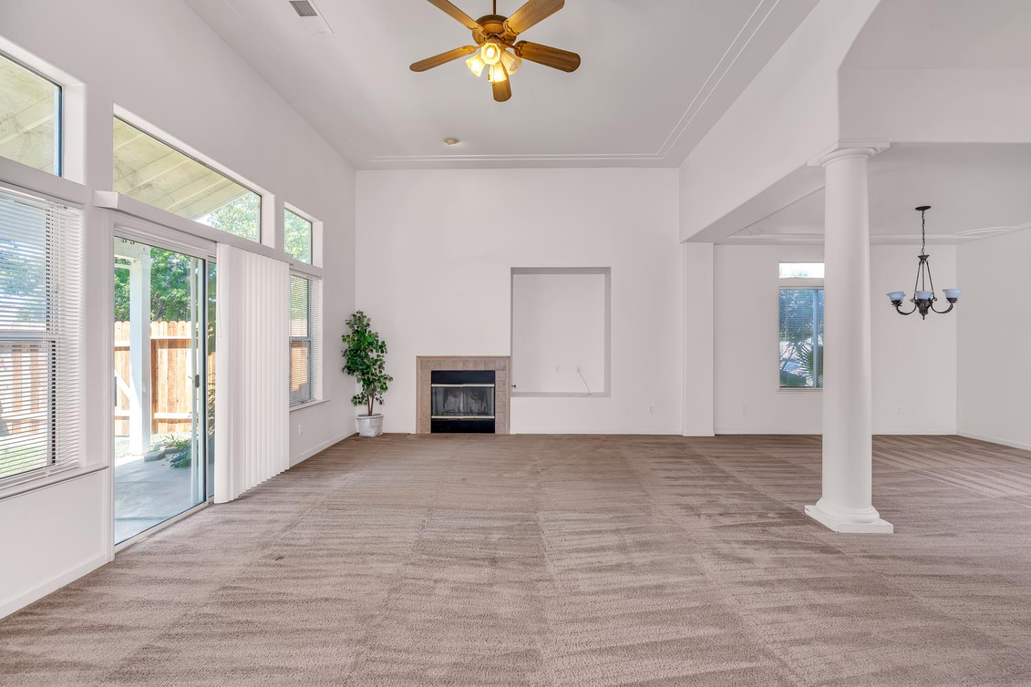 2541 Canvasback Dr, Los Banos, CA 93635