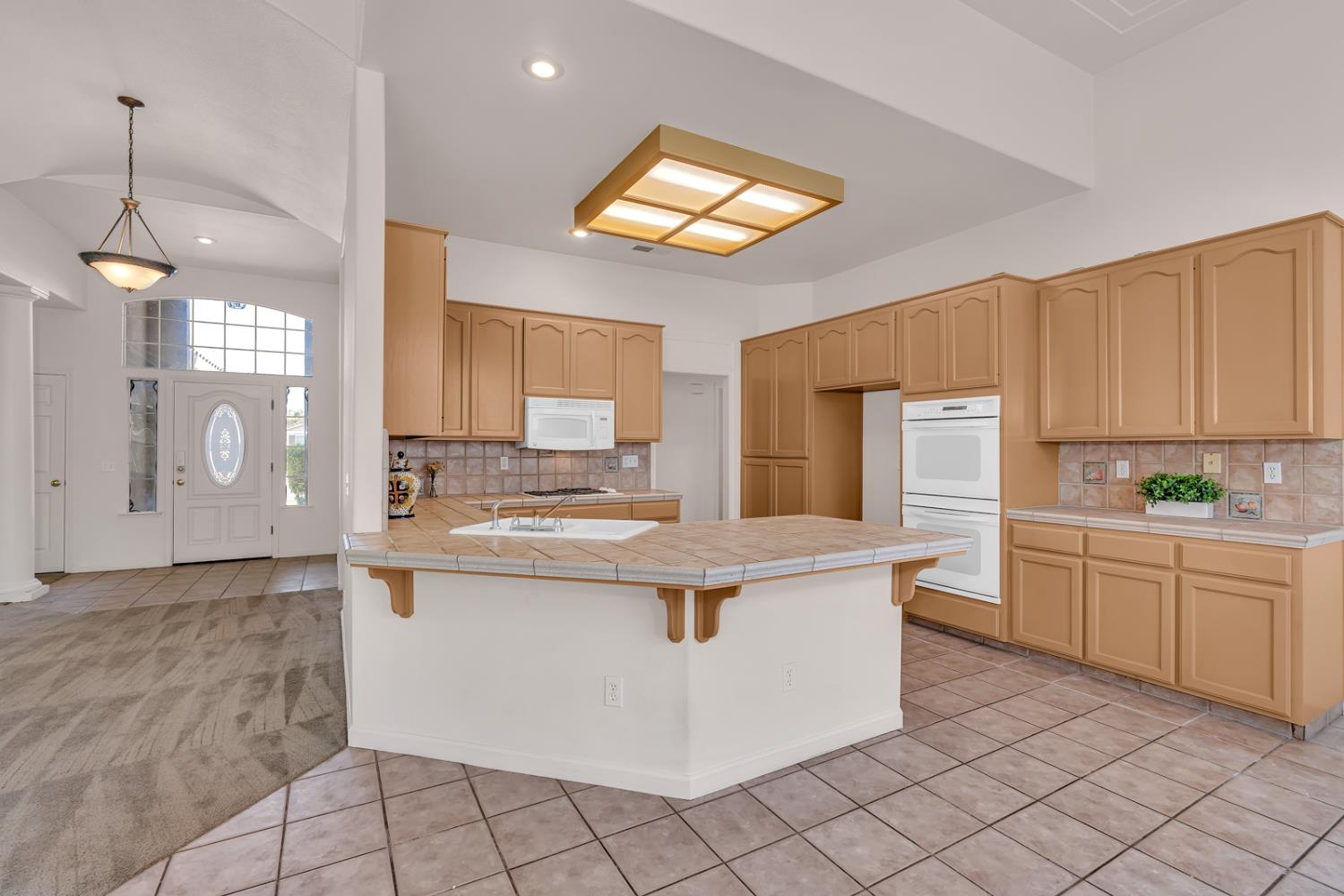 2541 Canvasback Dr, Los Banos, CA 93635