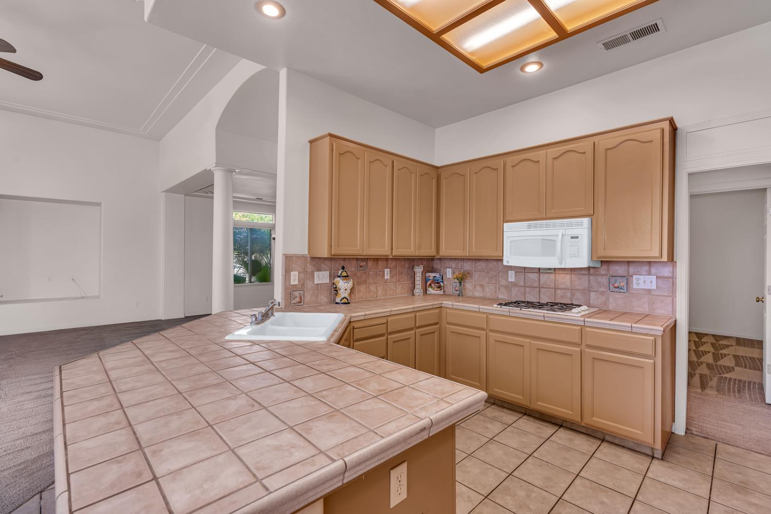 2541 Canvasback Dr, Los Banos, CA 93635