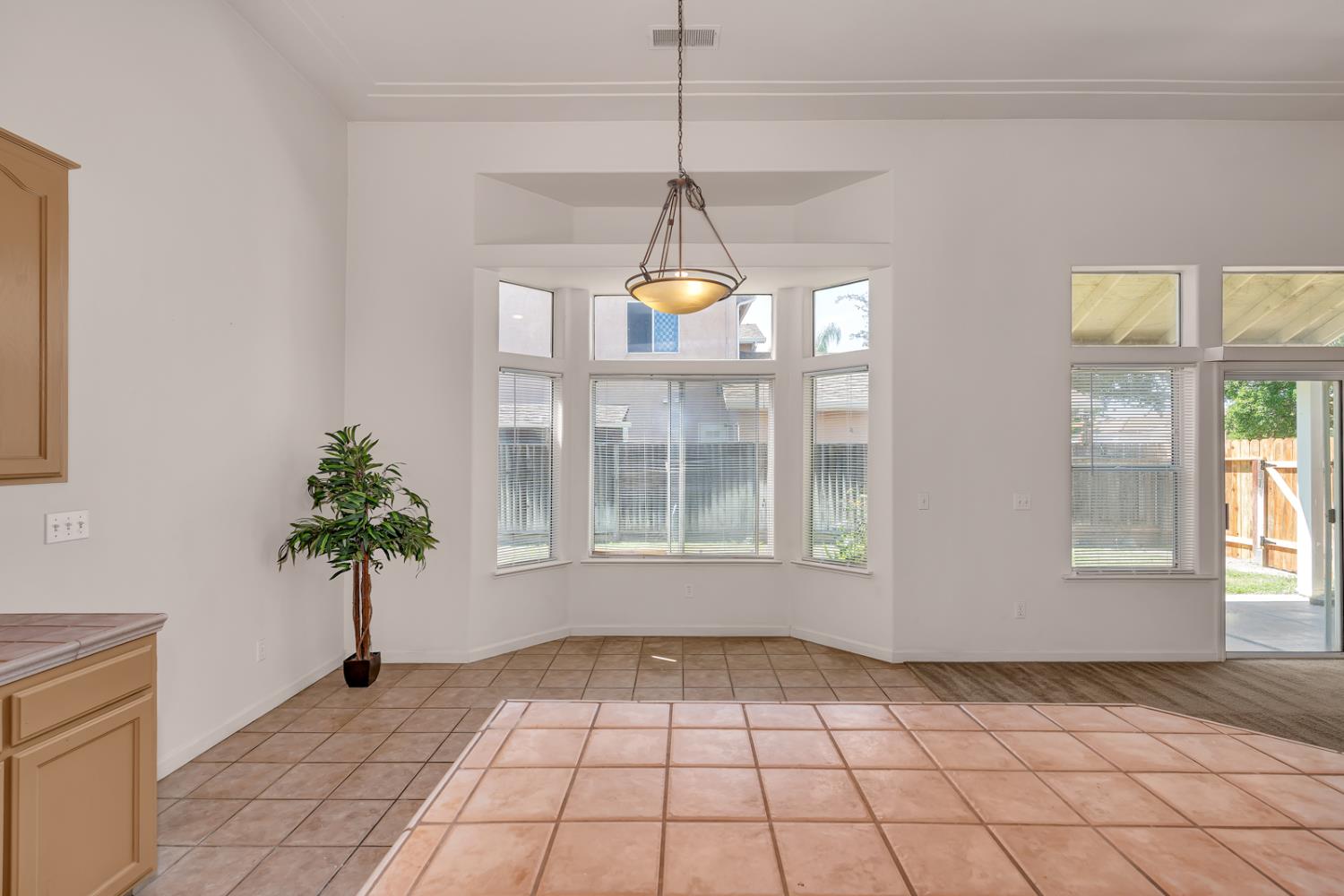 2541 Canvasback Dr, Los Banos, CA 93635