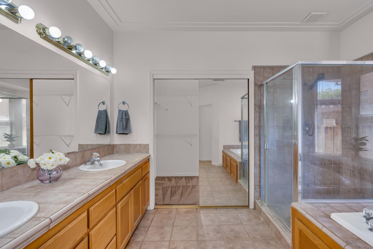 2541 Canvasback Dr, Los Banos, CA 93635