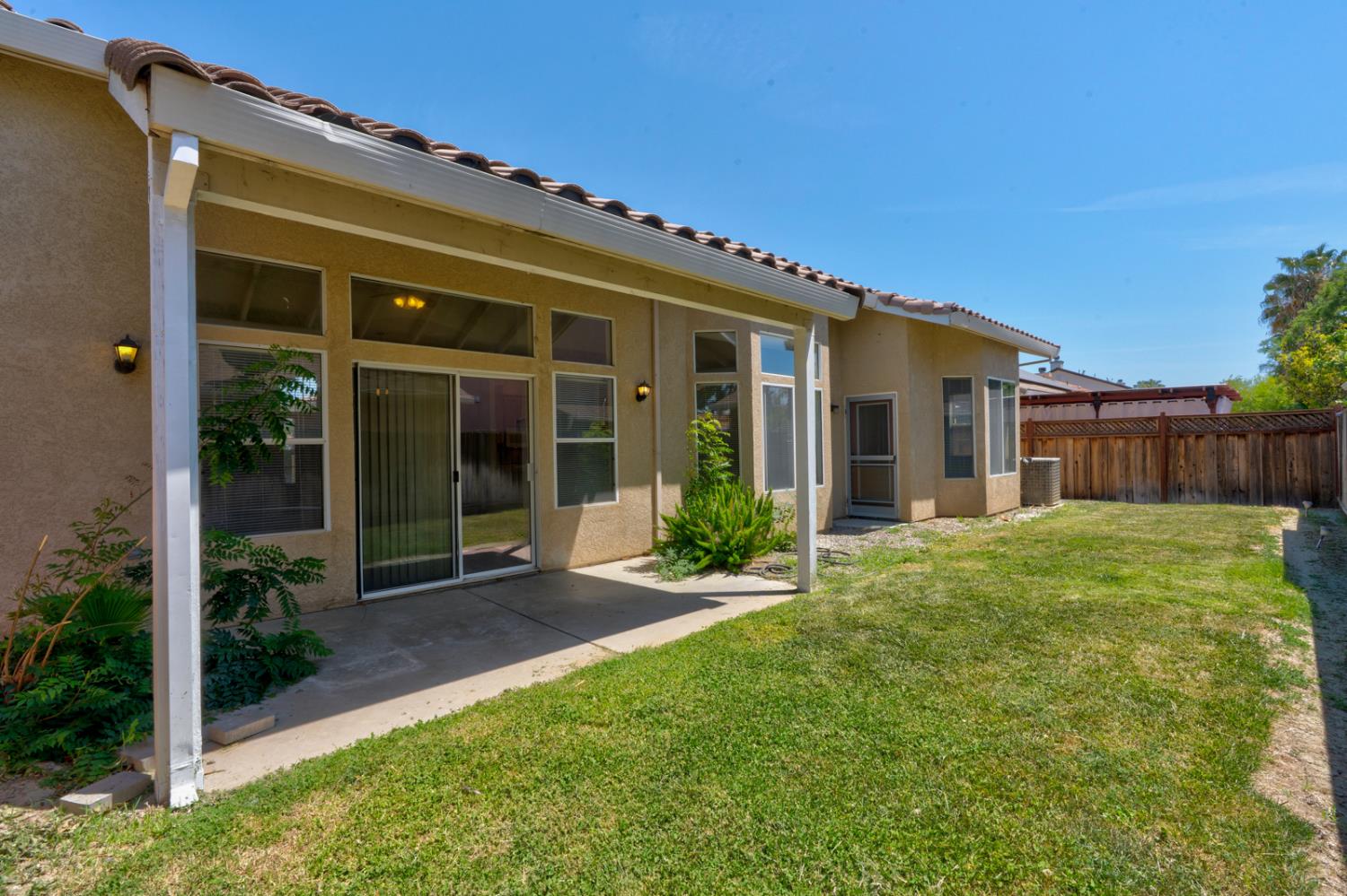 2541 Canvasback Dr, Los Banos, CA 93635