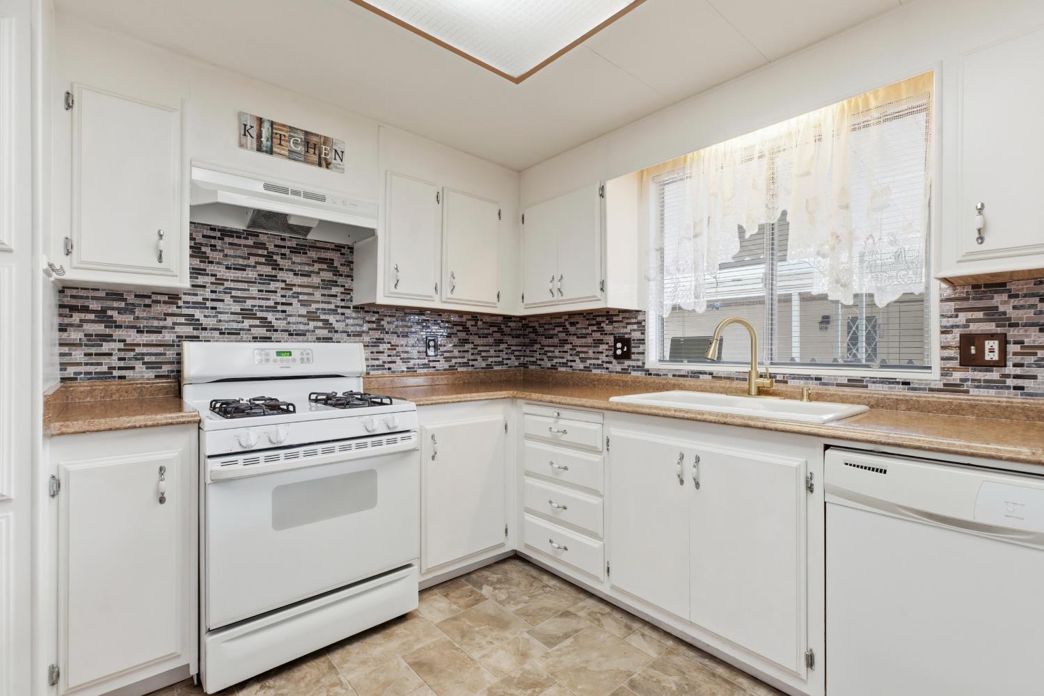 3921 Moana Way, Modesto, CA 95355