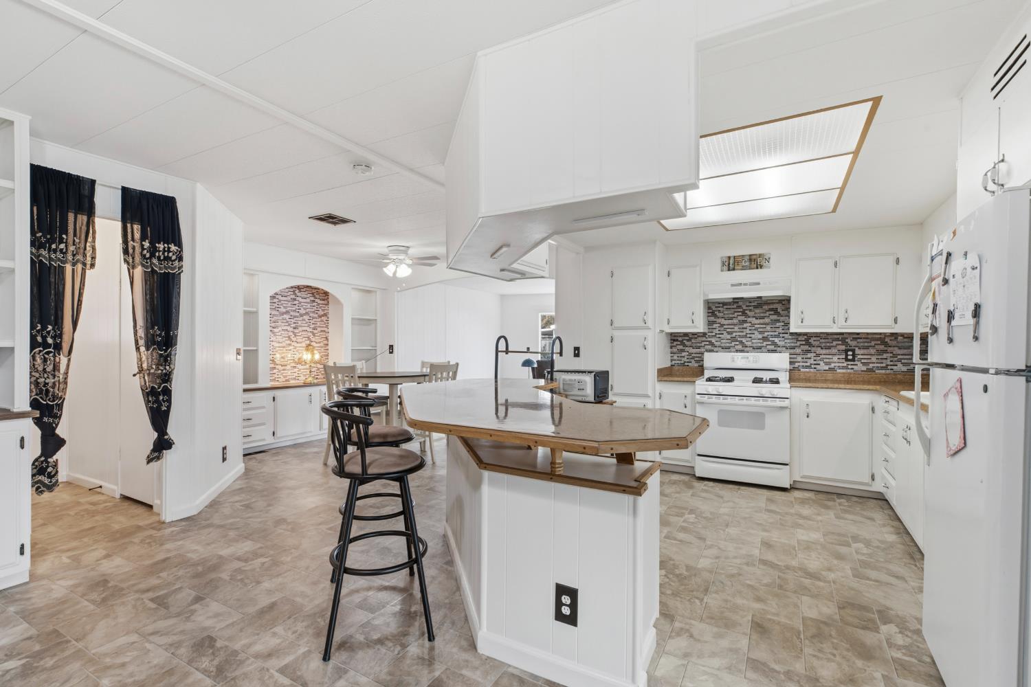 3921 Moana Way, Modesto, CA 95355