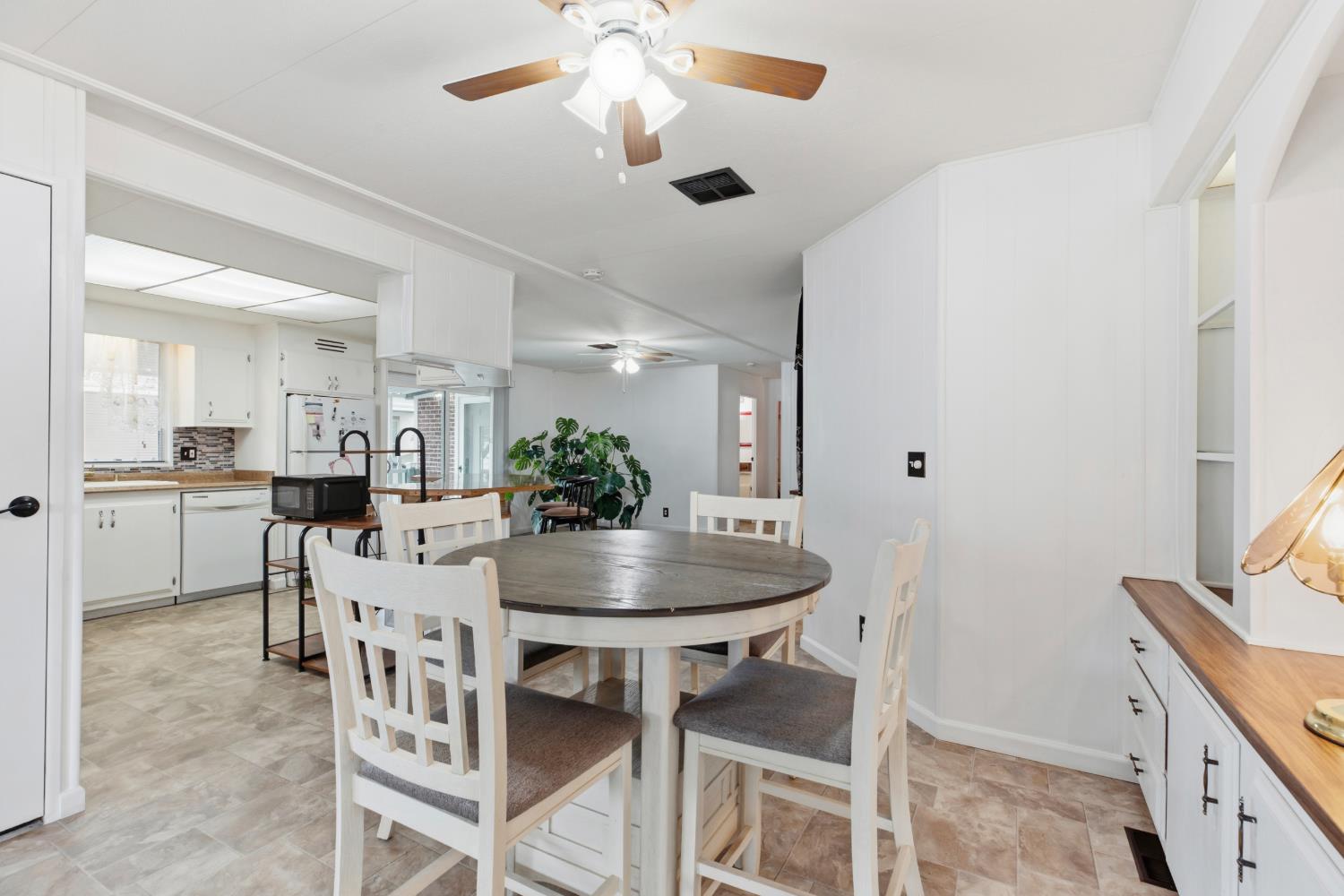 3921 Moana Way, Modesto, CA 95355