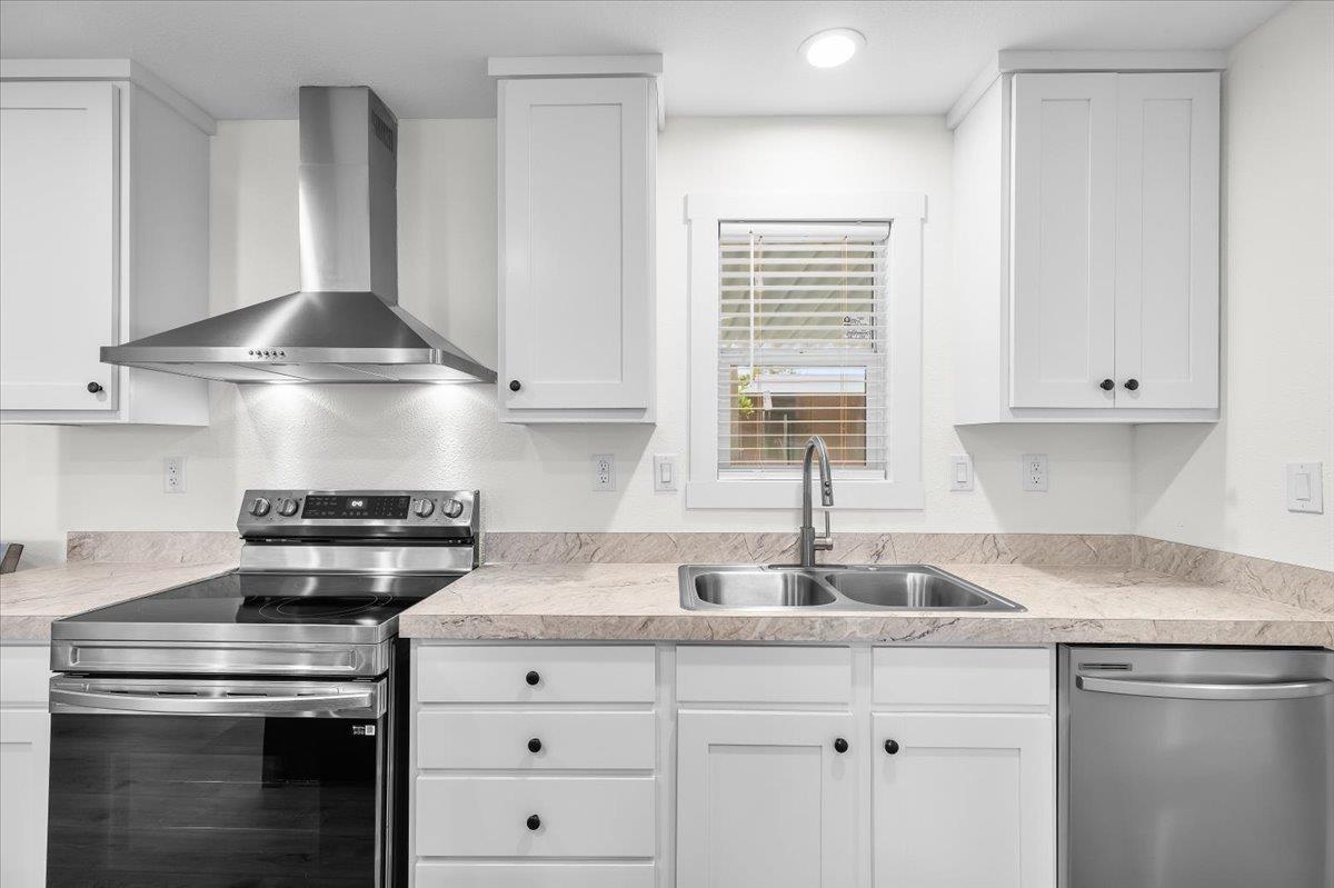 3100 Celebrity Ln, Modesto, CA 95350