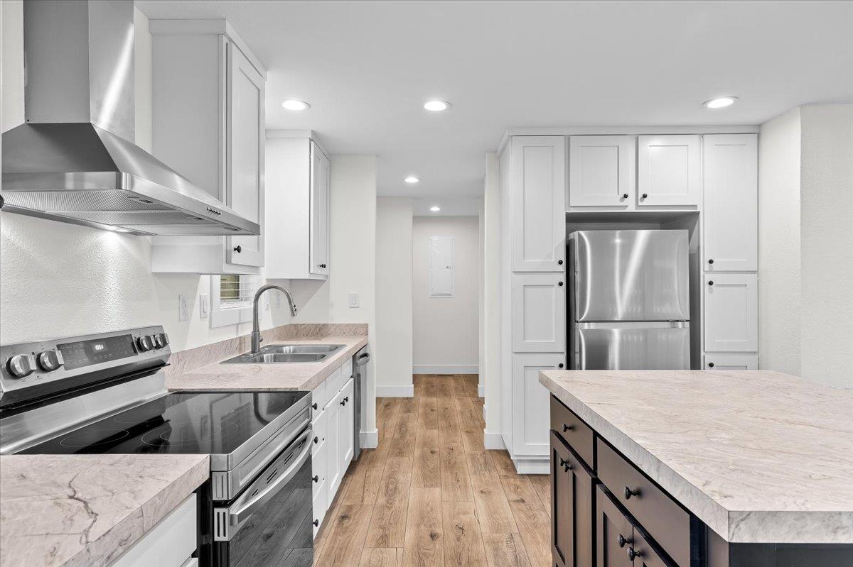 3100 Celebrity Ln, Modesto, CA 95350
