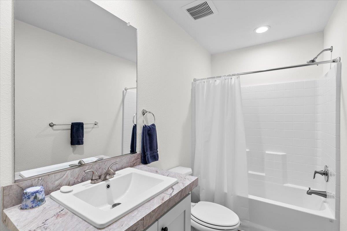 3100 Celebrity Ln, Modesto, CA 95350