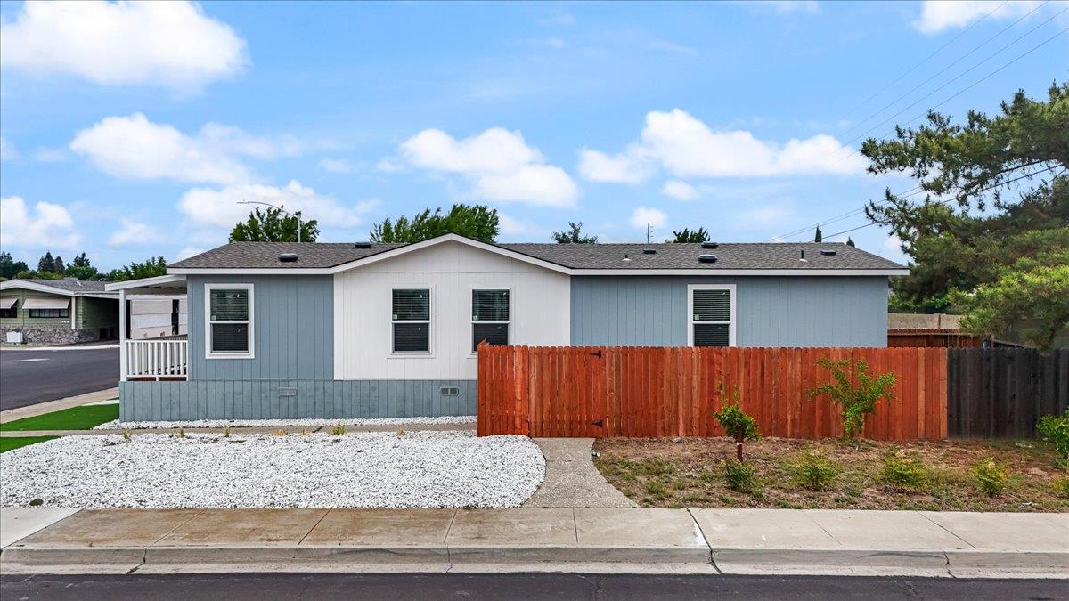 3100 Celebrity Ln, Modesto, CA 95350