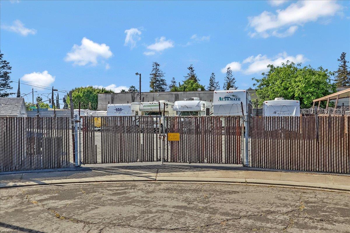 3100 Celebrity Ln, Modesto, CA 95350