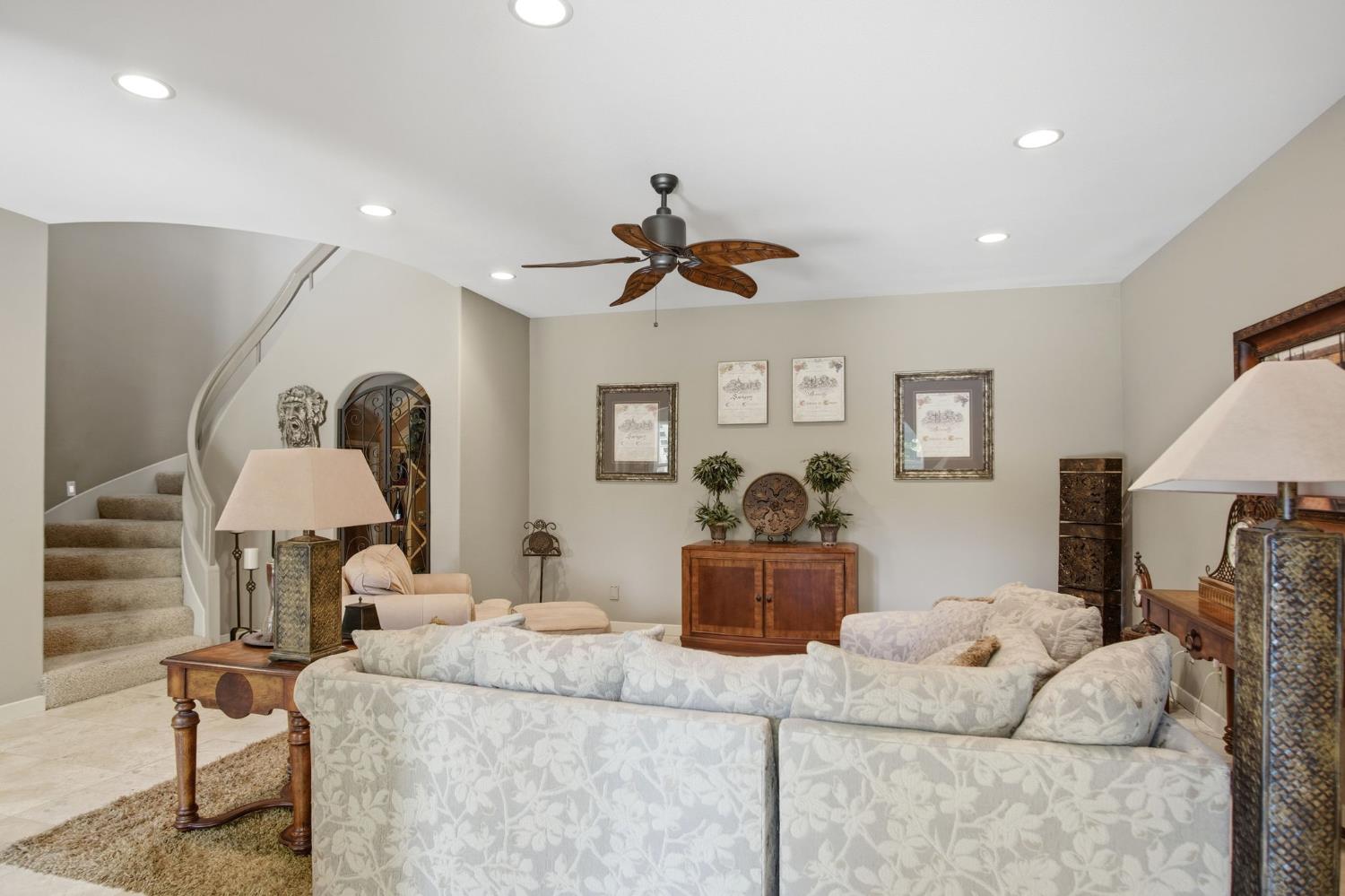 10236 Whitetail Dr, Oakdale, CA 95361