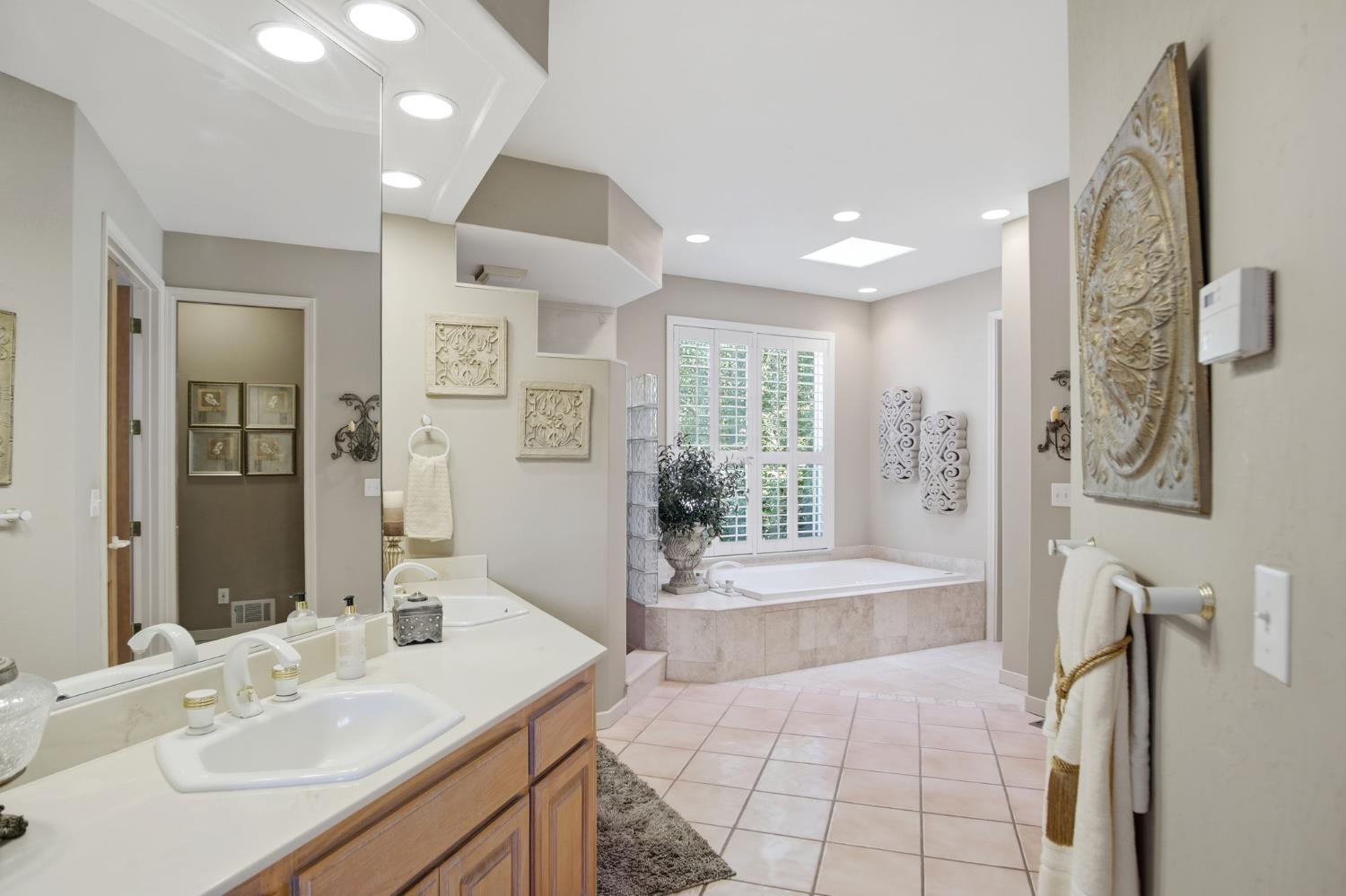 10236 Whitetail Dr, Oakdale, CA 95361