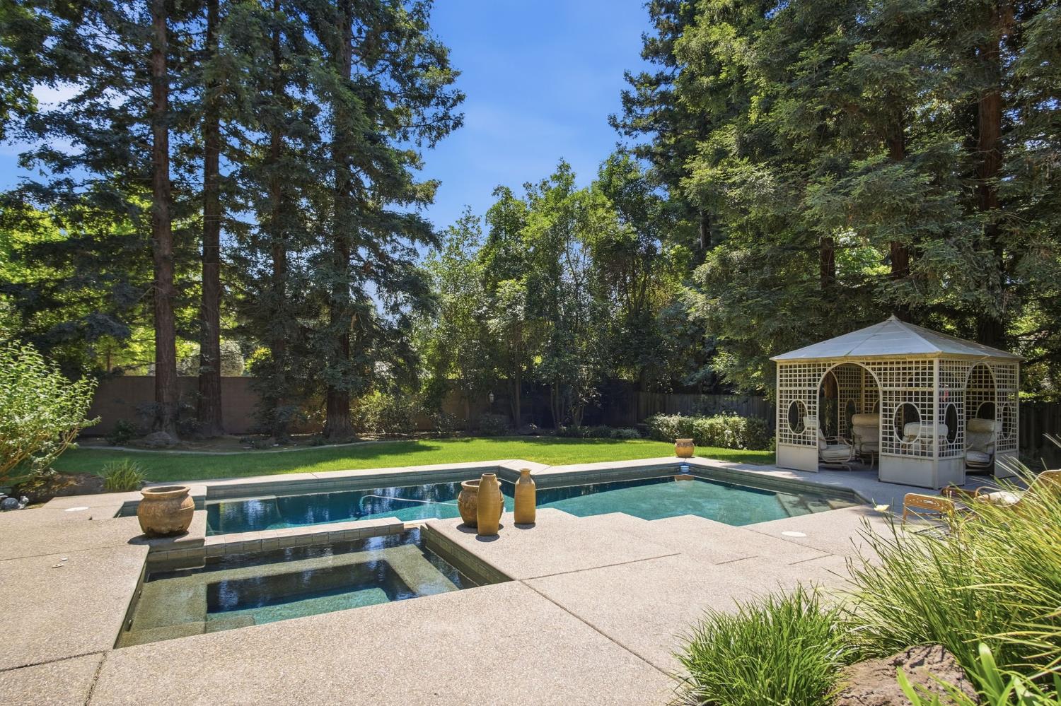 10236 Whitetail Dr, Oakdale, CA 95361
