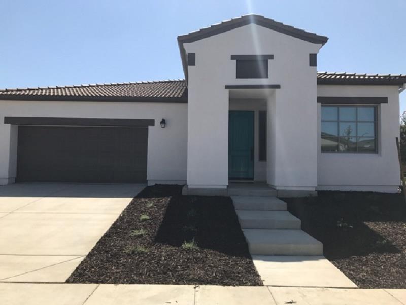 1126 Gardenia Ct, Patterson, CA 95363