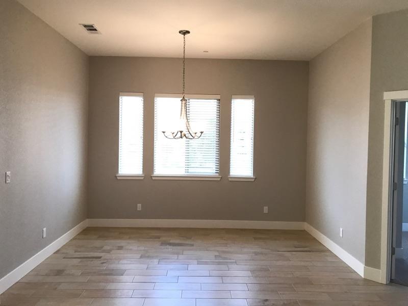 1126 Gardenia Ct, Patterson, CA 95363