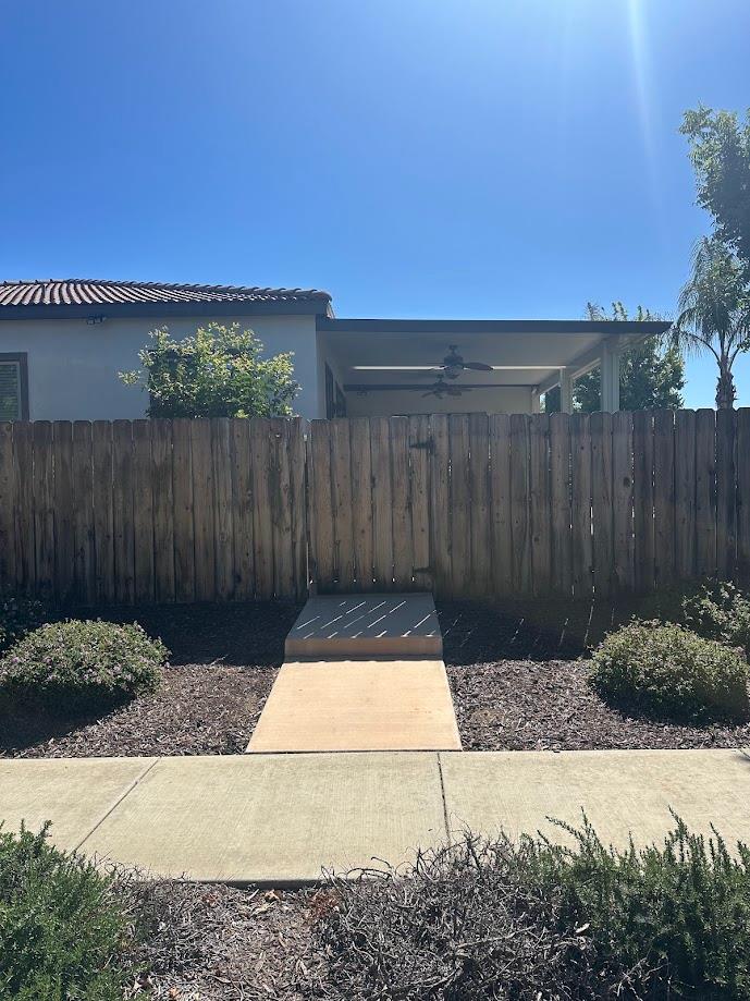 1126 Gardenia Ct, Patterson, CA 95363