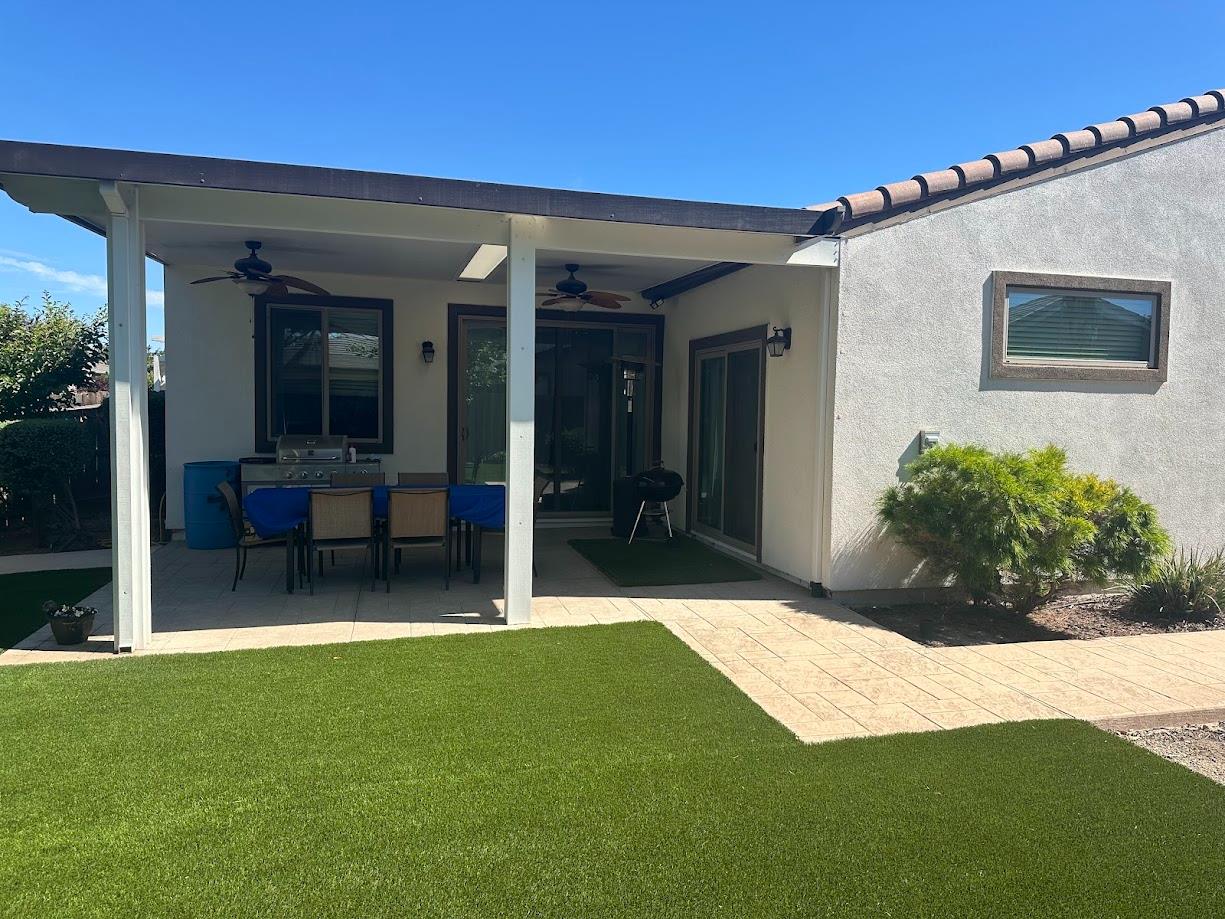1126 Gardenia Ct, Patterson, CA 95363