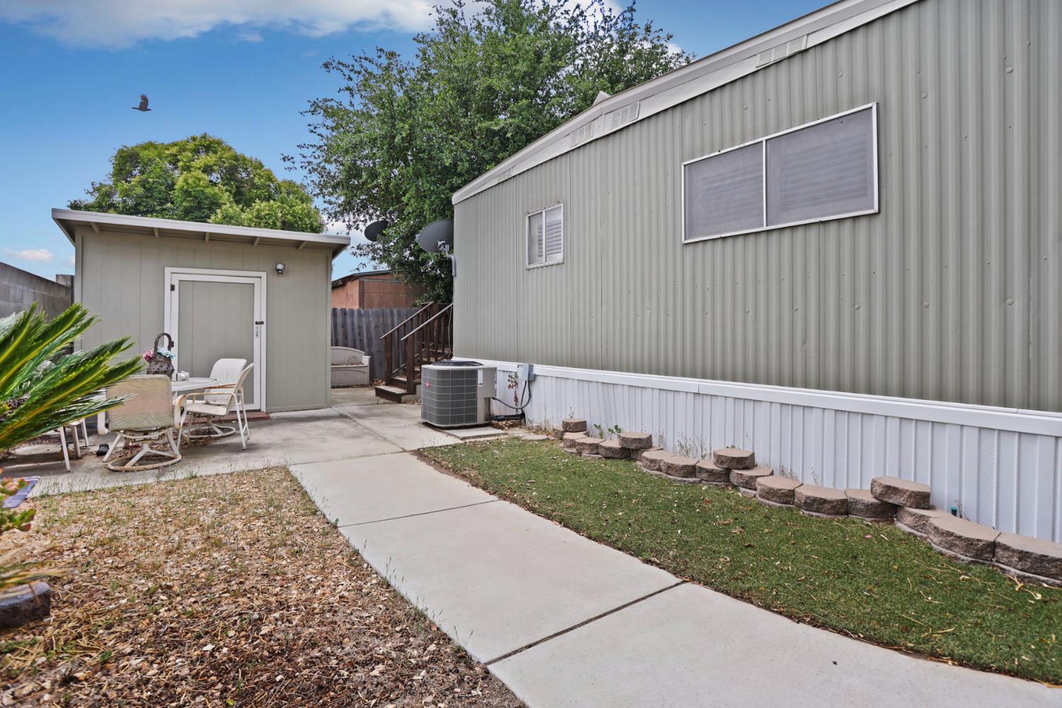 150 Pestana Ave #22, Manteca, CA 95336