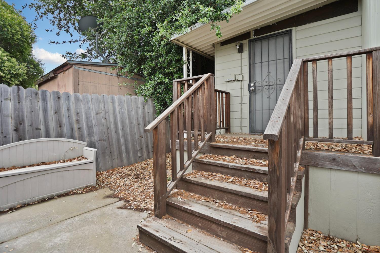 150 Pestana Ave #22, Manteca, CA 95336
