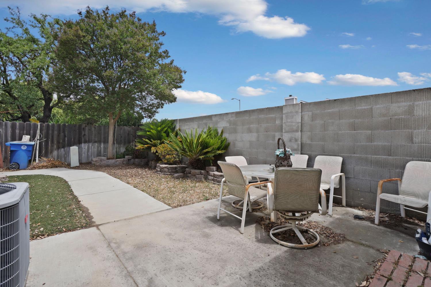 150 Pestana Ave #22, Manteca, CA 95336