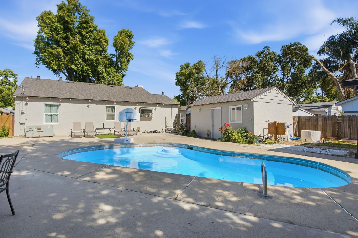 337 Camellia Way, Modesto, CA 95354