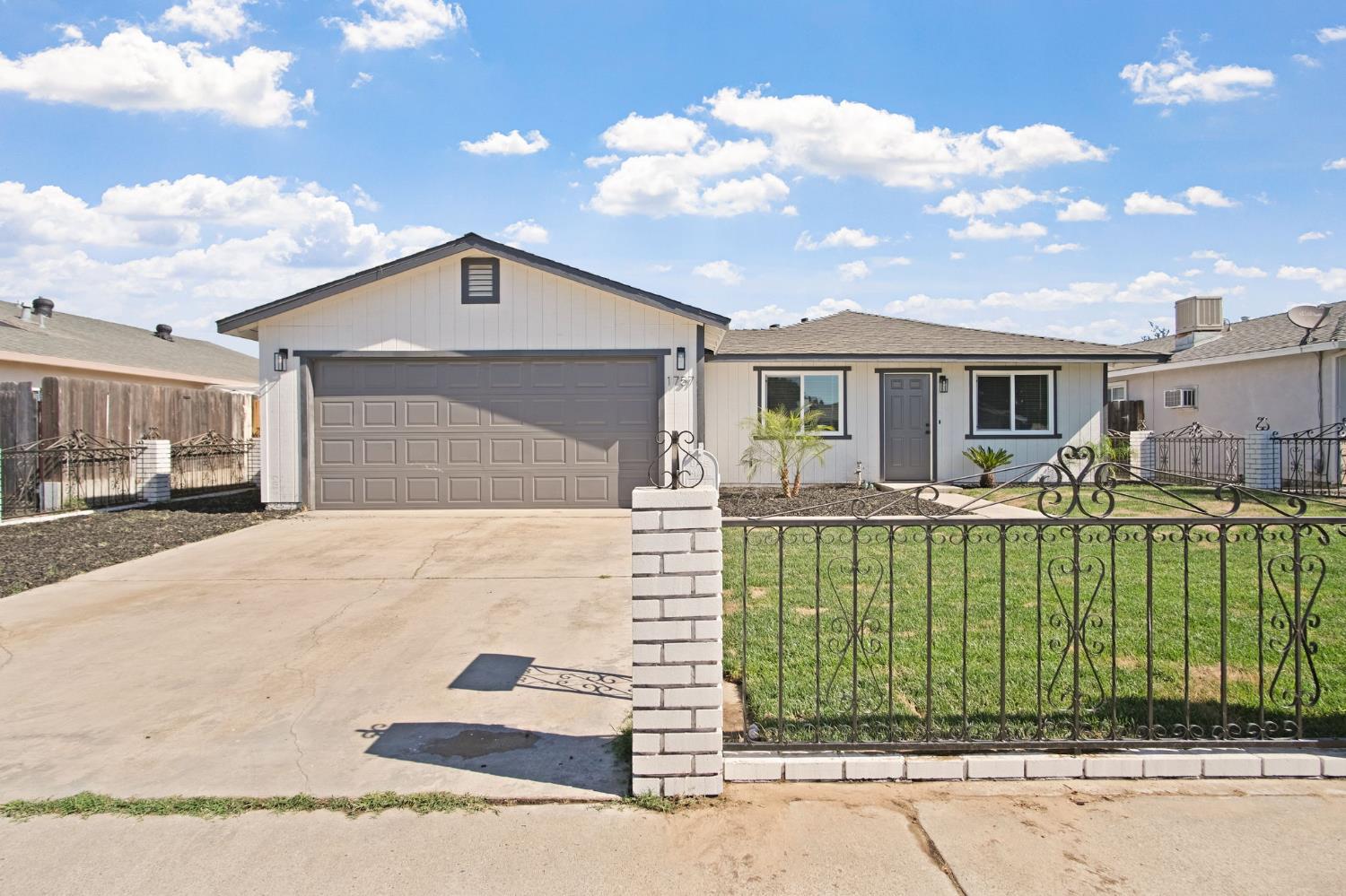 1757 Hickory Ave, Livingston, CA 95334