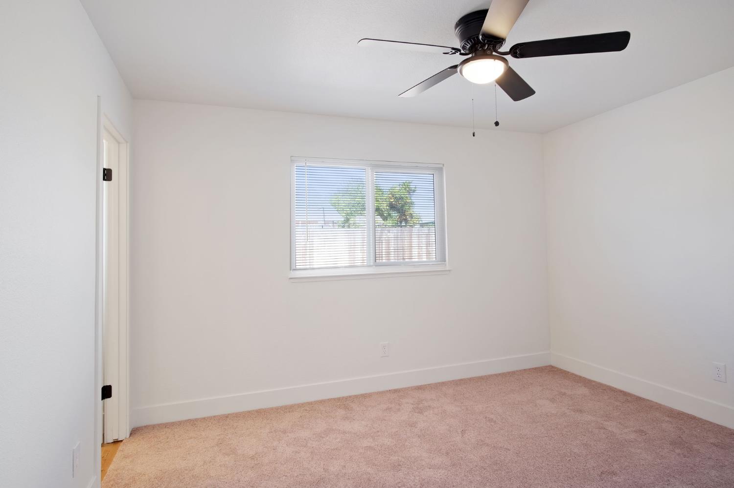 1757 Hickory Ave, Livingston, CA 95334
