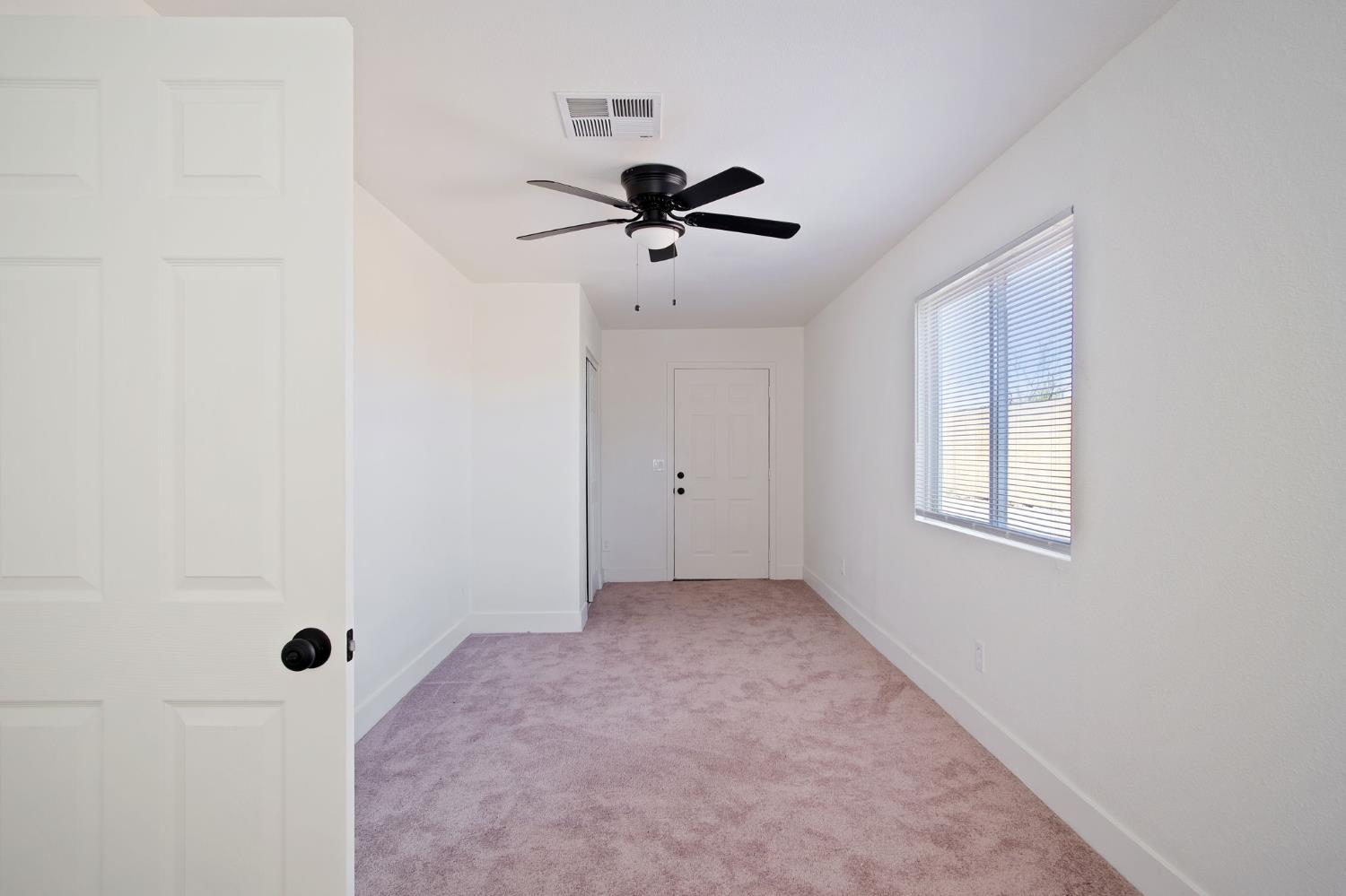 1757 Hickory Ave, Livingston, CA 95334