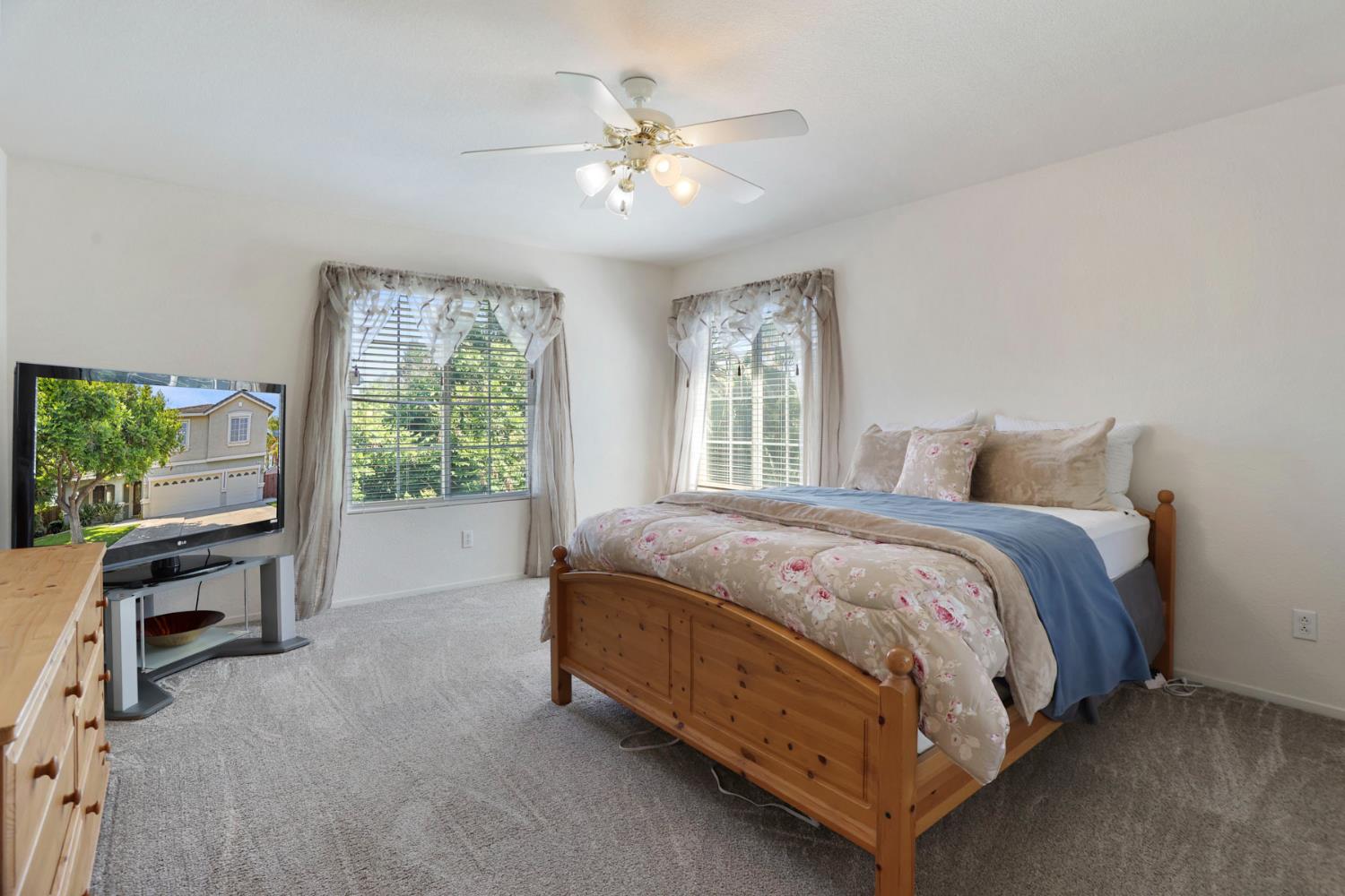 465 Olympus Way, Manteca, CA 95336