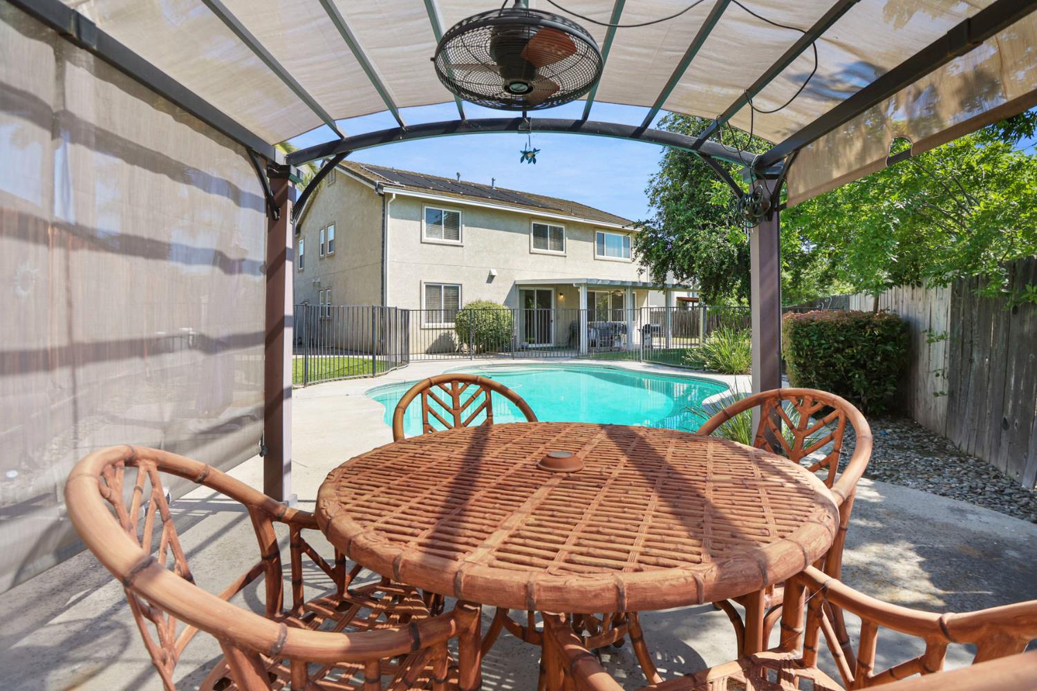 465 Olympus Way, Manteca, CA 95336