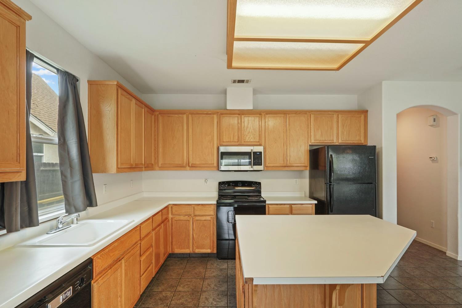 1692 Solaro Way, Manteca, CA 95336