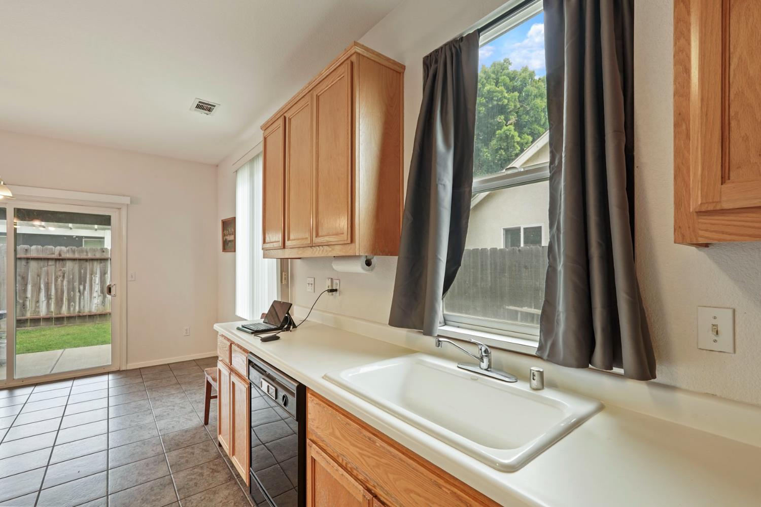 1692 Solaro Way, Manteca, CA 95336