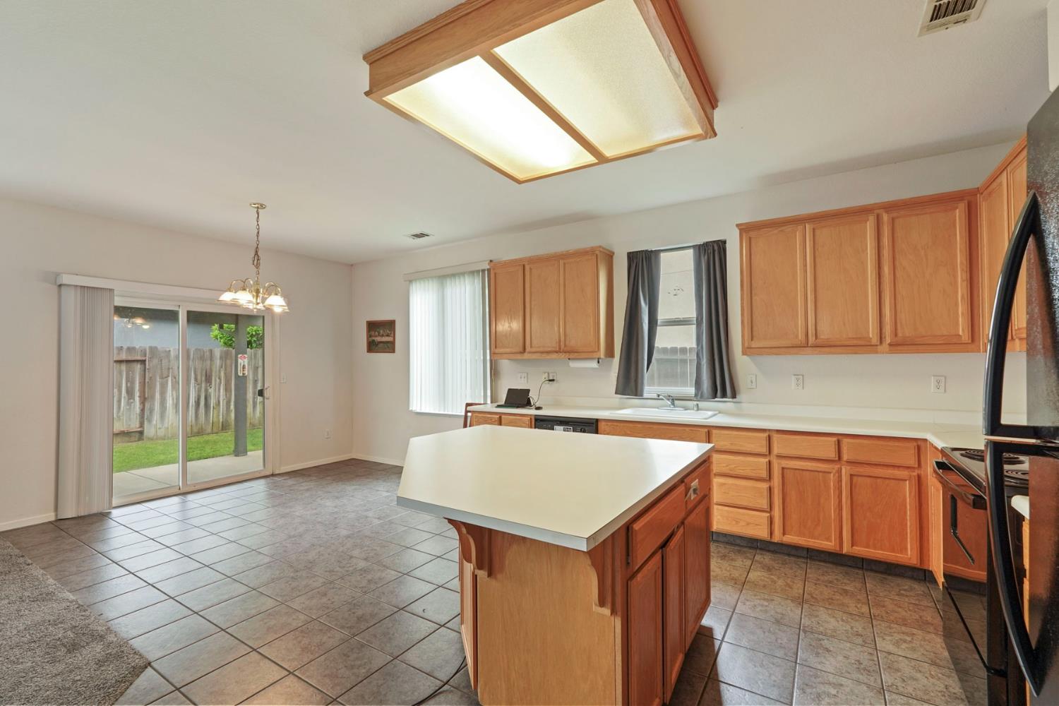1692 Solaro Way, Manteca, CA 95336