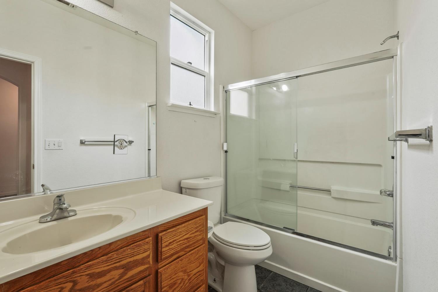 1692 Solaro Way, Manteca, CA 95336