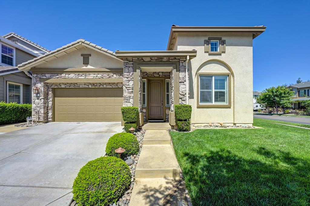 562 Stetson Dr, Oakdale, CA 95361