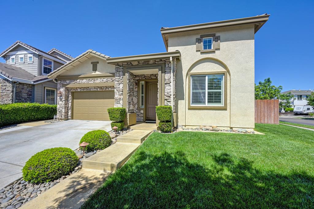 562 Stetson Dr, Oakdale, CA 95361