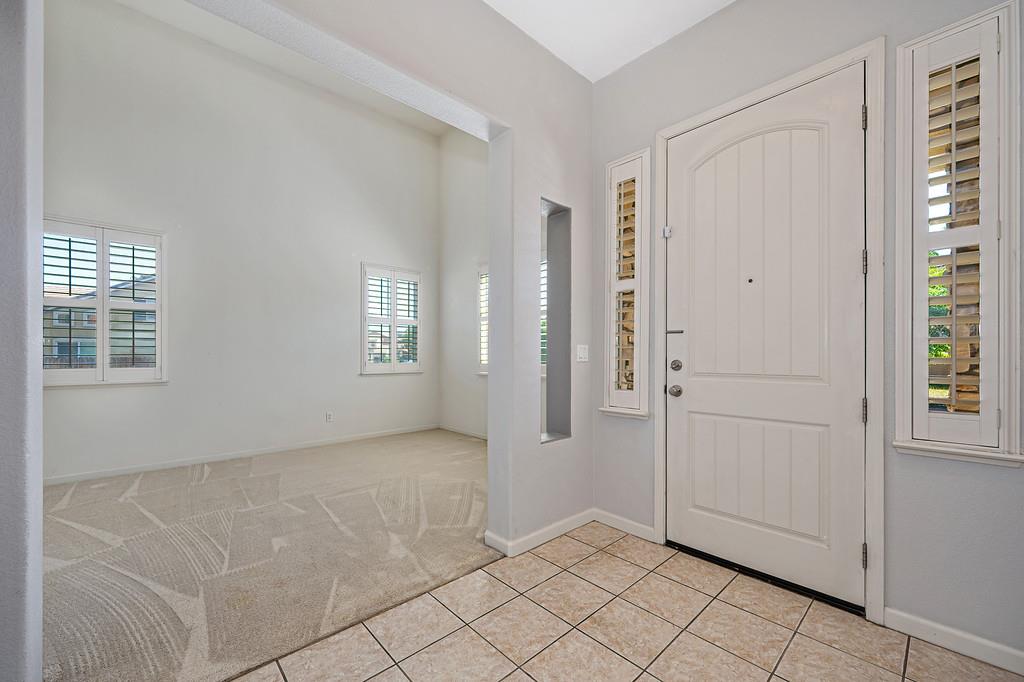 562 Stetson Dr, Oakdale, CA 95361