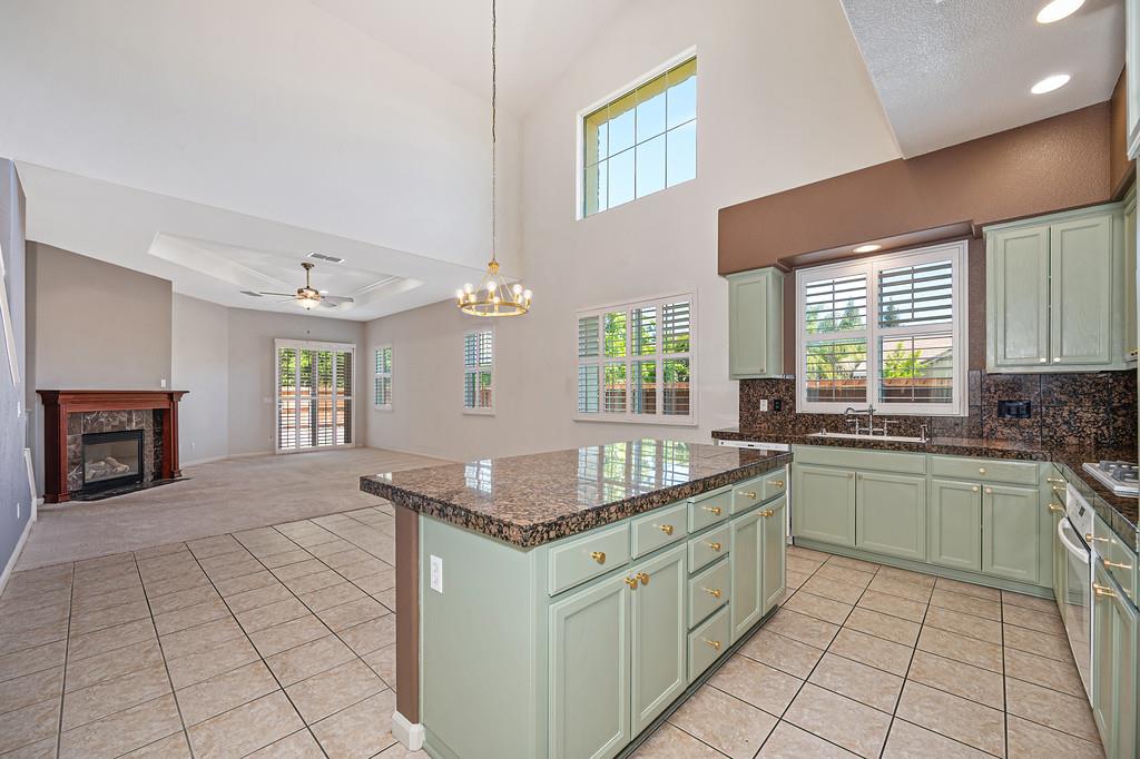 562 Stetson Dr, Oakdale, CA 95361