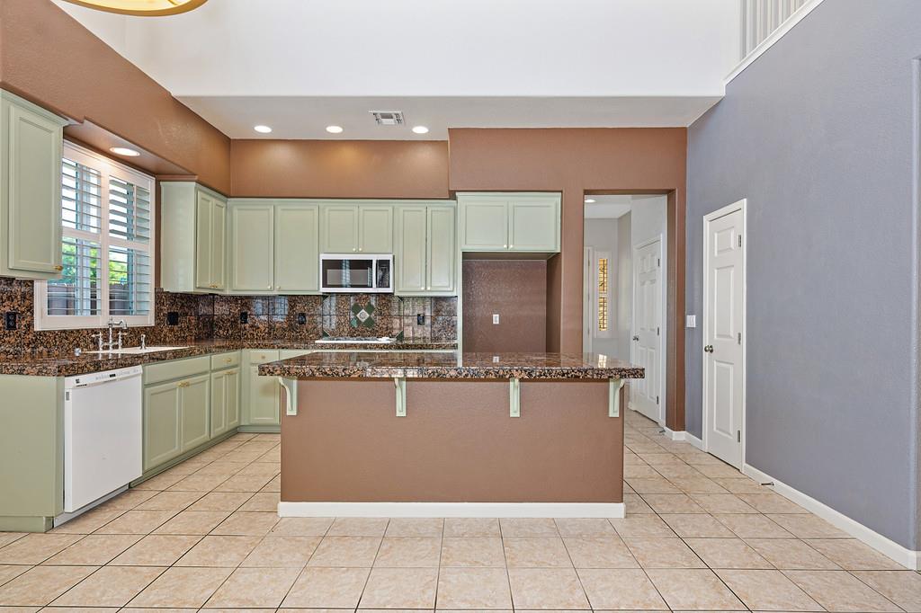 562 Stetson Dr, Oakdale, CA 95361