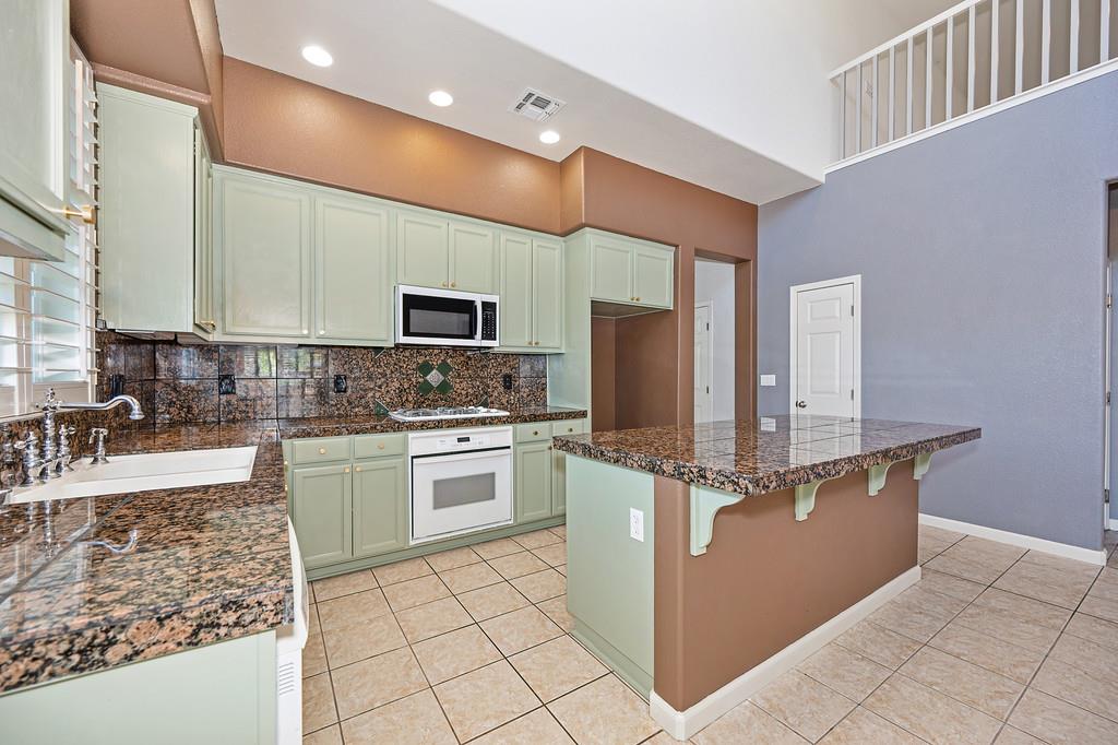 562 Stetson Dr, Oakdale, CA 95361