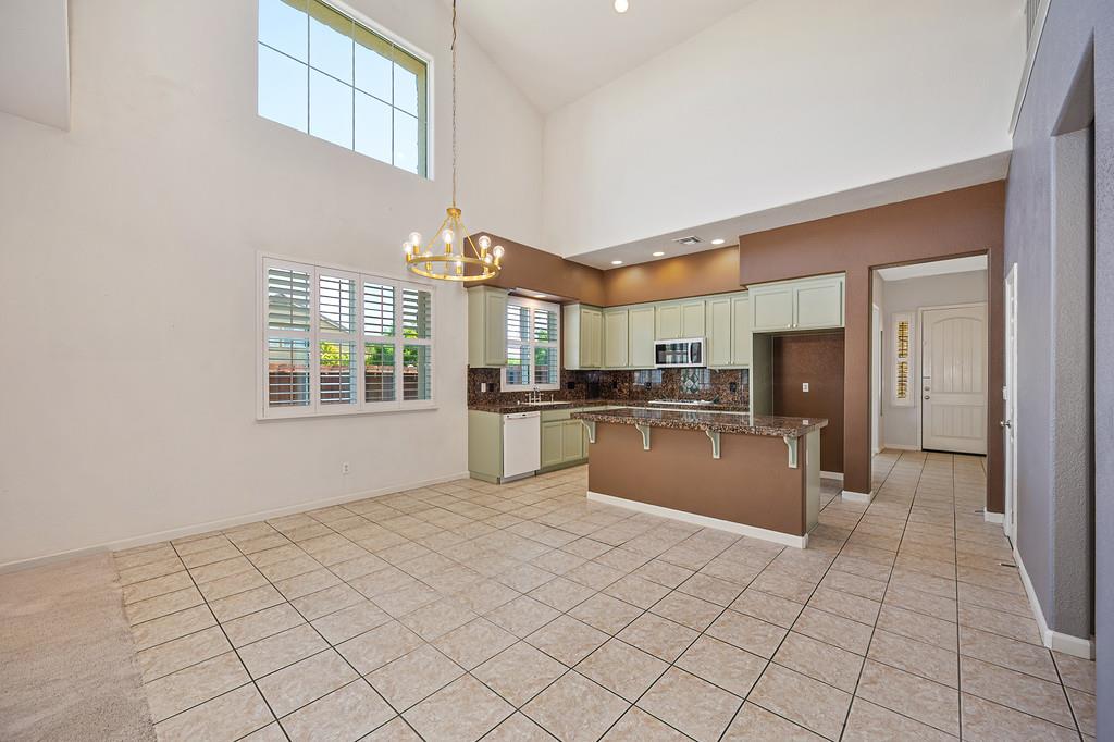 562 Stetson Dr, Oakdale, CA 95361