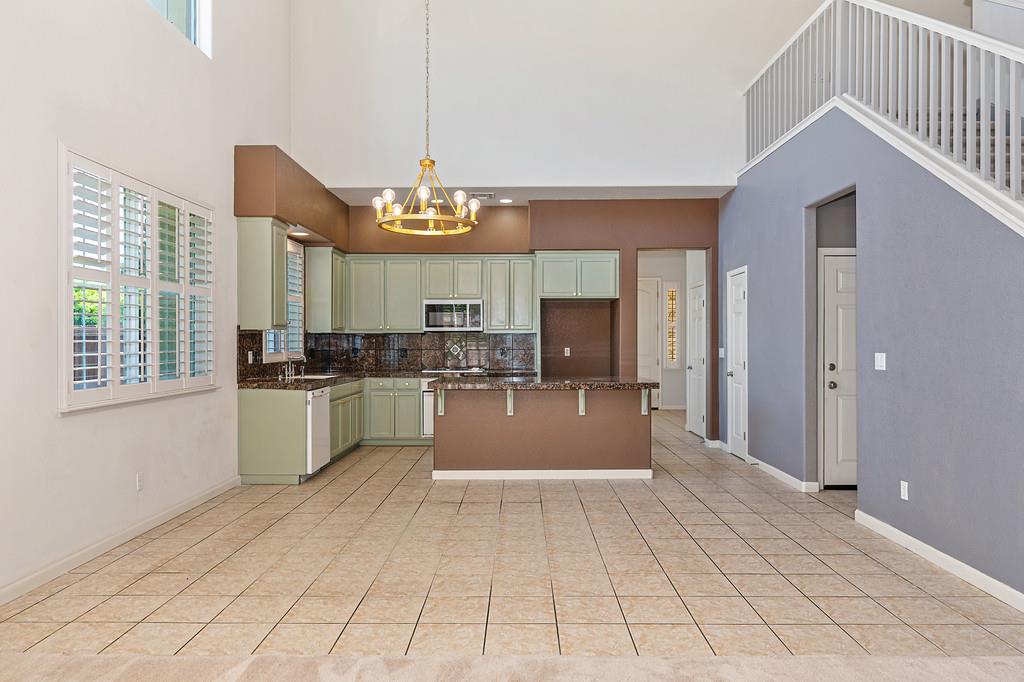 562 Stetson Dr, Oakdale, CA 95361