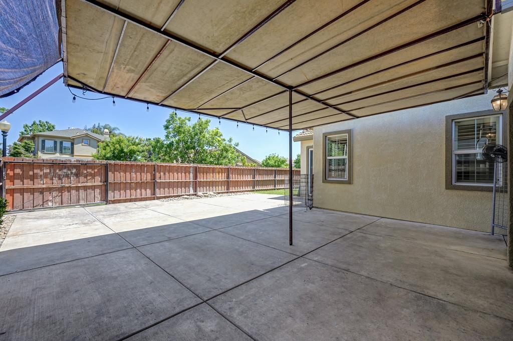 562 Stetson Dr, Oakdale, CA 95361