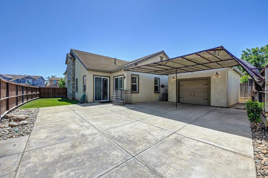 562 Stetson Dr, Oakdale, CA 95361